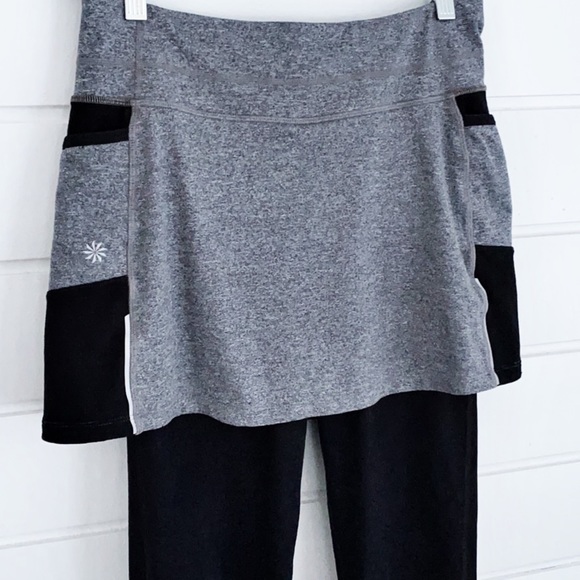 Athleta Be Free 2 in 1 Skirted Capri Leggings - Picture 3 of 9